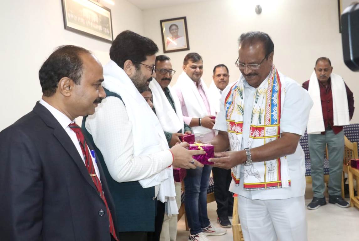 Chhattisgarh Journalists Meet Governor Sh. Indra Sena Reddy Nallu During Tripura Press Tour