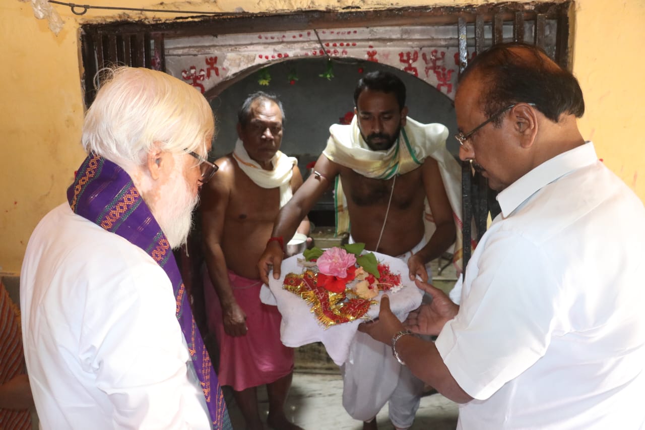 Governor Indra Sena Reddy Nallu Visits Chaturdasha Devta Temple and Kasba Kalibari Temple