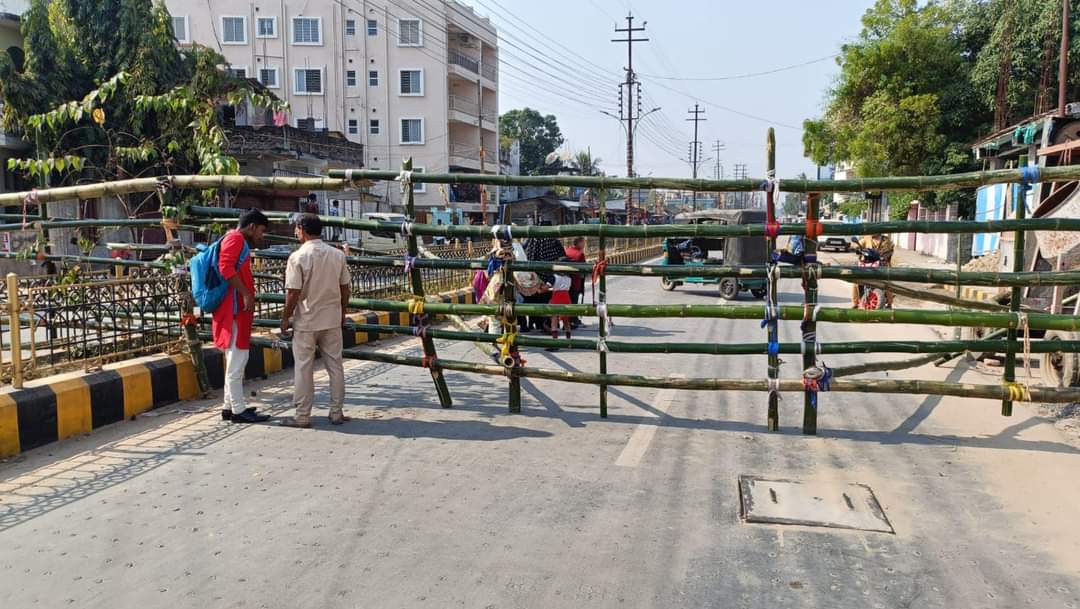 Widespread Protests in Tripura Over Persecution of Hindus in Bangladesh and Arrest of Chinmoy Prabhu
