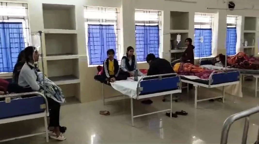 Food poisoning case: 80 students of Navodaya Vidyalaya fell ill