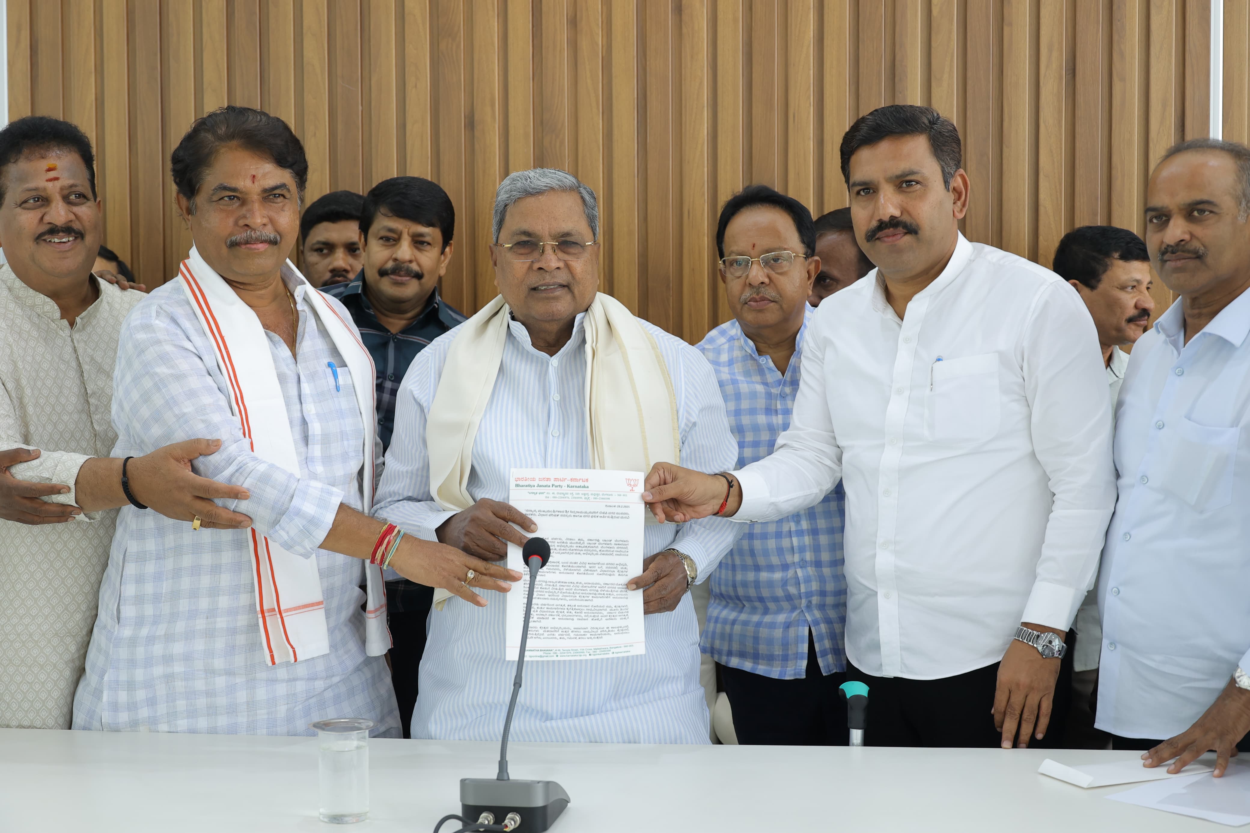 BJP delegation meet Chief Minister to fulfill various demands including development grants