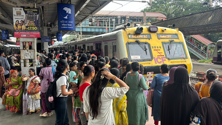 Maharashtra Cabinet Approves ₹4,826 Crore for 238 AC Local Trains, Clears New Rail Projects Under MUTP