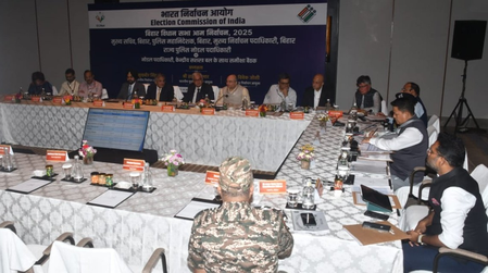 CEC reviews Bihar polls, aims to curb money and muscle power
