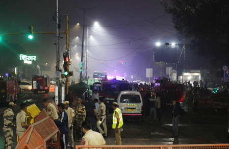 Eight Killed, Several Injured in Powerful Explosion Near Delhi’s Red Fort Metro Station; High Alert in NCR, Mumbai, UP