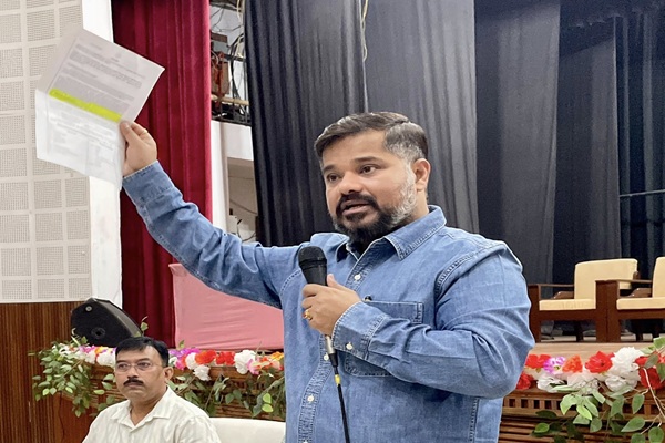 Chowdhury Leads Talks on NH-8 Four-Lane Land Disputes
