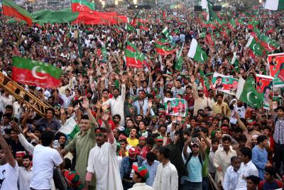 Amnesty Slams Pakistan for Using Water Cannons on Peaceful Imran Khan Protesters