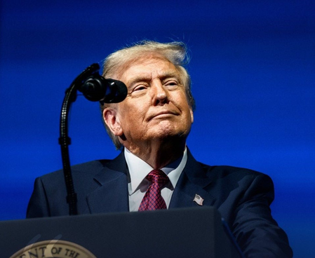 Trump Steps Up Pressure on Denmark Over Greenland, Citing Russian Threat and Tariff Leverage