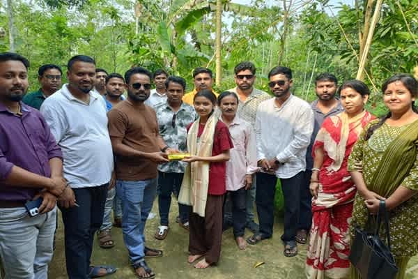 Youth Morcha Felicitates CBSE Toppers in Kadamtala