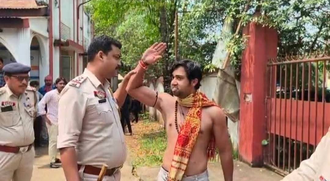 Absconding Accused Arrested After Dramatic Surrender at Bishalgarh Court
