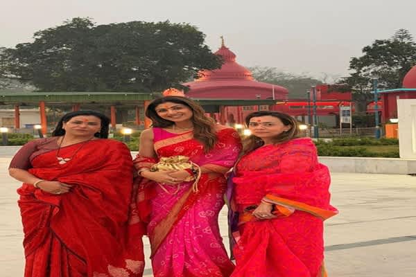 Shilpa Shetty Visits Tripureshwari Temple, Inspires Devotees
