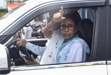 Mamata Banerjee Trails in Bhabanipur as BJP Extends Lead in Bengal