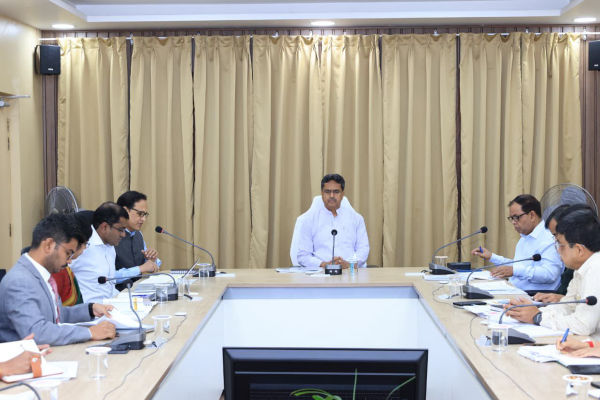 CM Manik Saha Reviews Urban Projects, Stresses Timely Completion and Quality