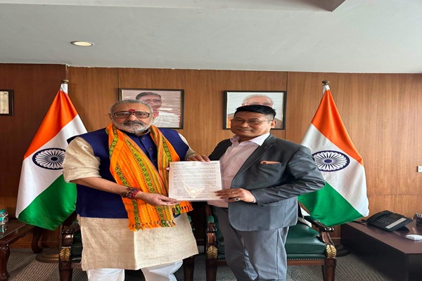 Tripura Seeks Centre's Backing for Textile Growth
