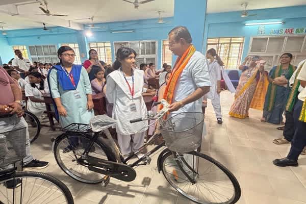Bhattacharjee Distributes Bicycles to Schoolgirls