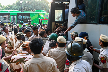 Over 3,000 detained in Delhi ahead of CJP protest; Mamata, Kejriwal held