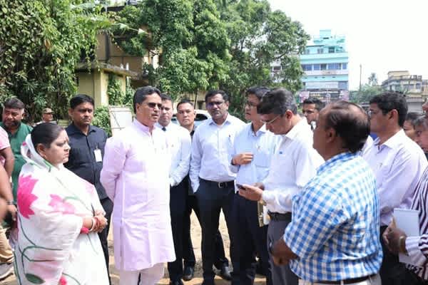 CM Dr. Manik Saha Reviews School Infrastructure Project, Reaffirms Priority on Quality Education