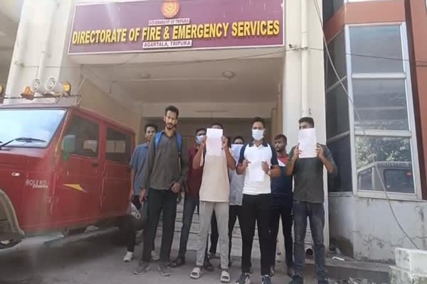 Fireman aspirants seek early results, threaten larger agitation