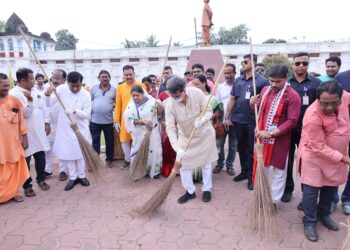CM lauds role of women SHGs for contribution to cleanliness