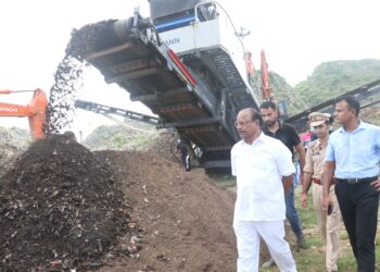 Governor visits Solid Waste Management Plant