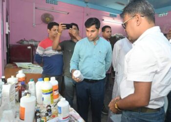 Minister Sudhanshu Das made an unexpected visit to the Animal Husbandry Development Department and veterinary hospital