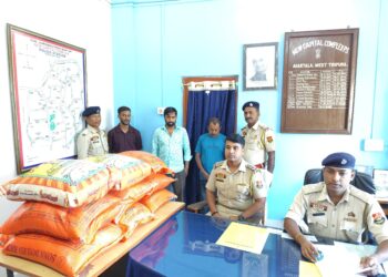 Police arrested group of thieves with stolen Rice bags