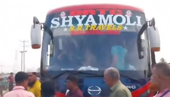 Shyamoli Paribahan Bus Attacked in Bangladesh, Indian Passengers Threatened