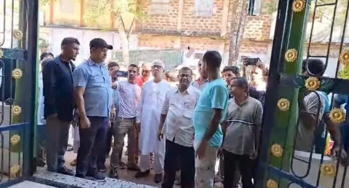 Former Chief Minister Visits Conflict-Hit Area