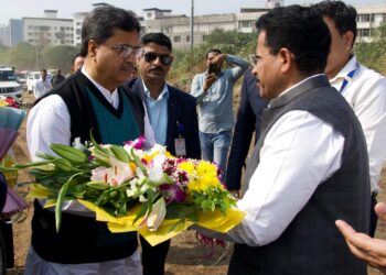 CM inspects land, progress of work for new Tripura Bhawan in Mumbai