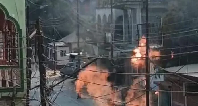 Massive fire broke out after a gas pipeline ruptured