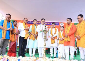 Congress crafted laws to benefit own people: CM