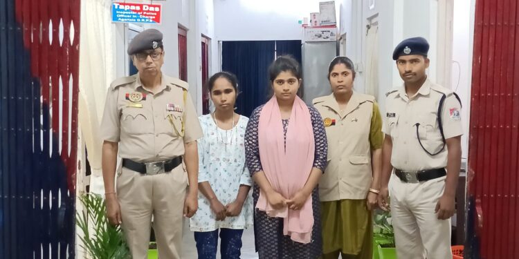 Two Bangladeshi nationals detain