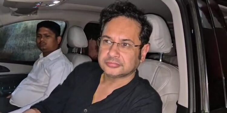 DM Gomati Refuses to Meet Pradyot Kishore, Sparks Political Buzz