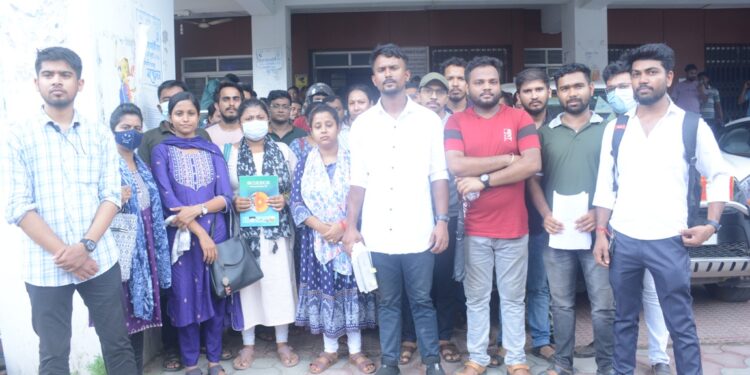 TET Aspirants Protest Final Answer Keys, TRBT Stands Firm on Expert Review