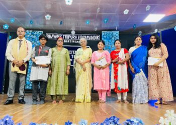 Bhavan’s Tripura Vidya Mandir Felicitates Board Toppers at Award Ceremony