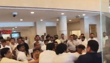 Two Arrested After Scuffle at Maharashtra Assembly Complex