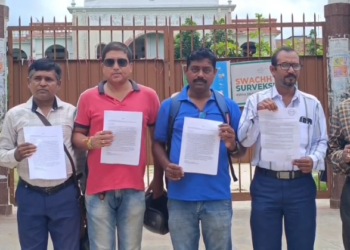 Parents Protest After Tulsibati School Teacher Allegedly Denies Students Entry Over Uniform Issue