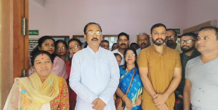 On Guru Purnima, MP Rajib Bhattacharjee Seek Blessings at Ramkrishna Ashram in Agartala