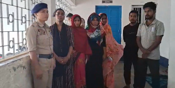 BSF, Police Detain 4 Bangladeshi Nationals and 2 Indian Touts in Infiltration Crackdown