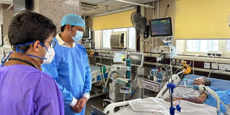 MP Biplab Kumar Deb Visits Ailing Senior Journalist Pradip Dutta Bhowmik at AIIMS, Delhi