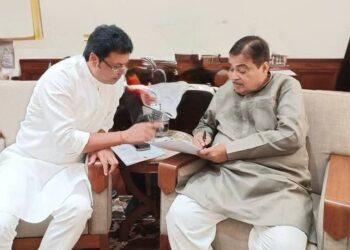 Nitin Gadkari Discusses RCC Road Plan, Quality Checks for Tripura Projects