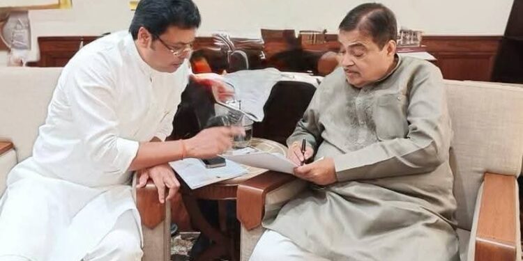 Nitin Gadkari Discusses RCC Road Plan, Quality Checks for Tripura Projects