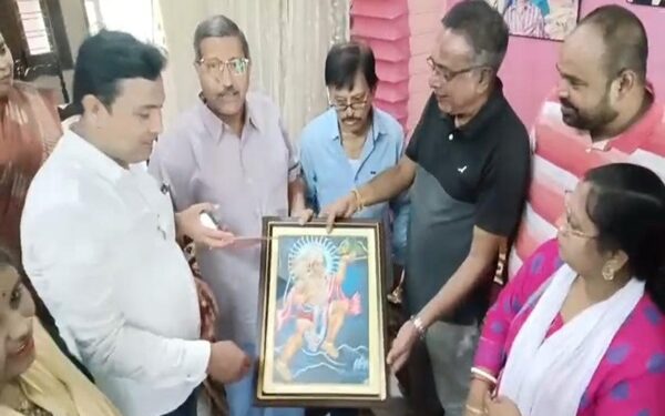 BJP Workers Gift Hanuman Chalisa to Ex-CPIM MP Over Remarks on Lord Hanuman