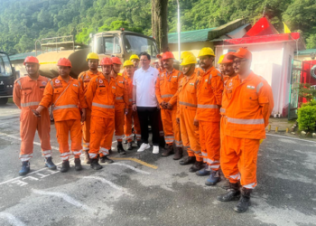 CM Dhami Reviews Uttarkashi Relief Ops, Orders Intensified Heli-Rescue Efforts