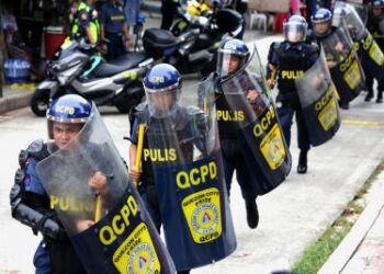 216 held in Philippine anti-corruption protests; 2 rebels killed