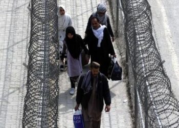 Pakistan Begins Detaining Afghan Migrants After Residency Permits Expire; Congestion at Torkham Border