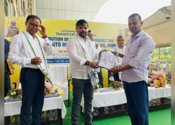 Minister urges prepaid taxi, auto drivers to uphold standards