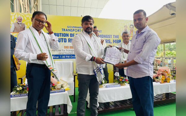 Minister urges prepaid taxi, auto drivers to uphold standards