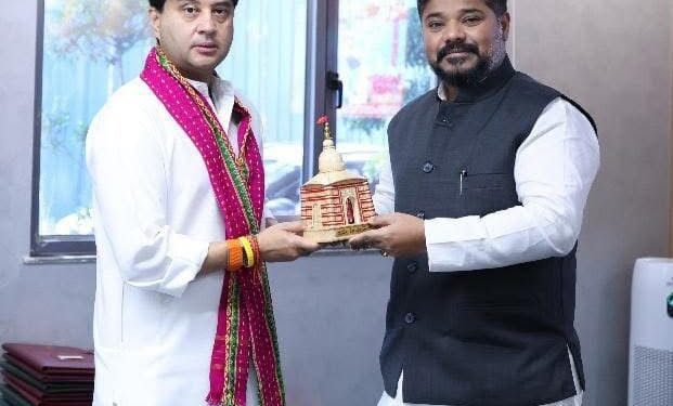 Tripura Tourism Min seeks DONER support from Scindia