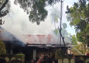 Massive fire guts house in Joynagar Chakra Sangha, no casualties