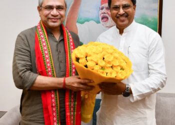 CM discusses Vande Bharat, electric rail, and Cyber Security Hub for Tripura